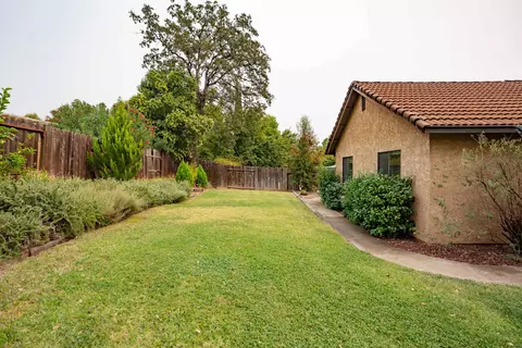 3954 Travona St, Redding, CA 96001 photo 5