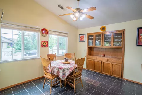 3954 Travona St, Redding, CA 96001 photo 8