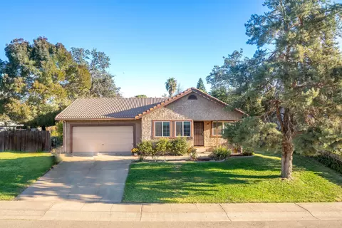 3954 Travona St, Redding, CA 96001 photo 1