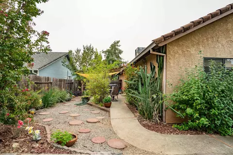 3954 Travona St, Redding, CA 96001 photo 19