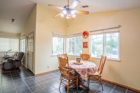 3954 Travona St, Redding, CA 96001 photo 7