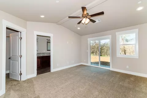 3425 Americana Way, Redding, CA 96003 photo 12