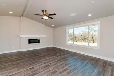 3425 Americana Way, Redding, CA 96003 photo 8