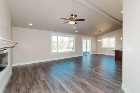 3425 Americana Way, Redding, CA 96003 photo 7