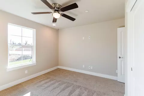 3425 Americana Way, Redding, CA 96003 photo 16