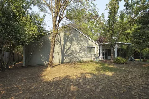 2249 Harlan Dr, Redding, CA 96003 photo 9