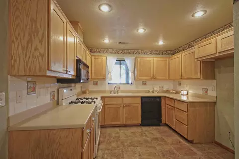 2249 Harlan Dr, Redding, CA 96003 photo 30
