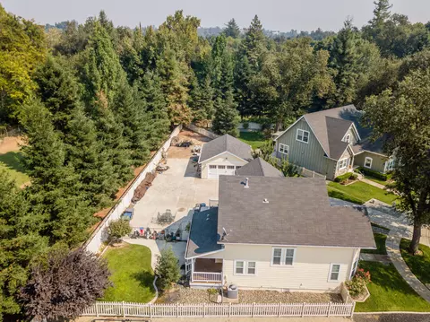 5501 Lexi Ln, Redding, CA 96001 photo 8