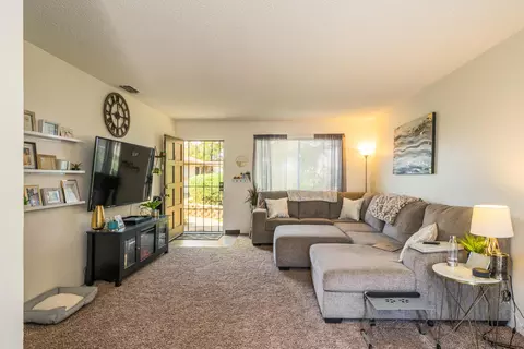5576 Mountain View Dr, Redding, CA 96003 photo 5