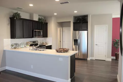 867 Congaree Ln, Redding, CA 96001 photo 3