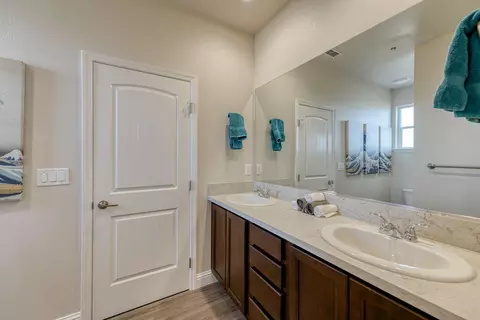 869 Congaree Ln, Redding, CA 96001 photo 11