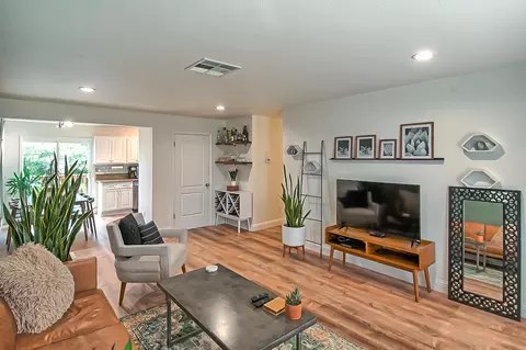 4510 Meadow Ln, Redding, CA 96001 photo 4