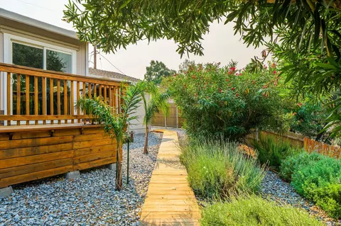 4510 Meadow Ln, Redding, CA 96001 photo 23