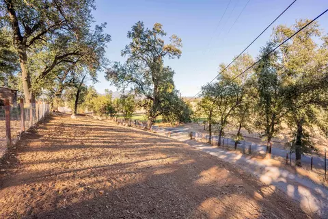 12350 Alpha Ln, Redding, CA 96003 photo 4