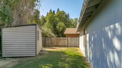 2755 Teal, Redding, CA 96001 photo 12