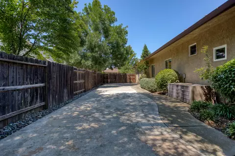 2863 Smith River Dr, Redding, CA 96002 photo 28