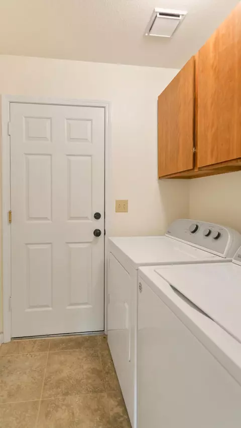 3326 Auburn Dr, Redding, CA 96001 photo 33