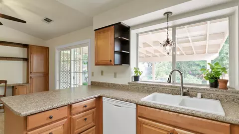 3326 Auburn Dr, Redding, CA 96001 photo 22