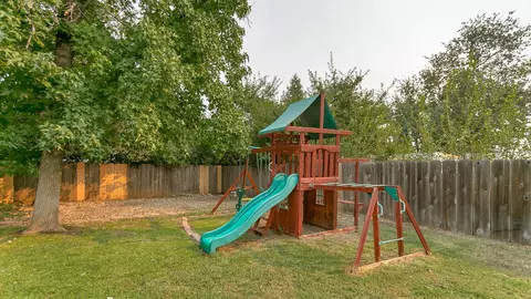 3326 Auburn Dr, Redding, CA 96001 photo 40