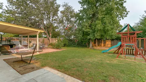 3326 Auburn Dr, Redding, CA 96001 photo 13
