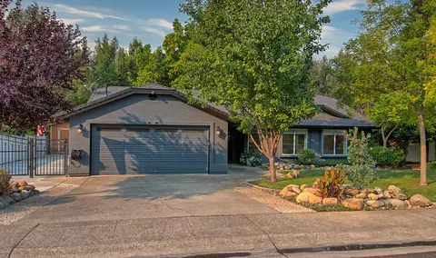 11430 Wales Dr, Redding, CA 96003 photo 3