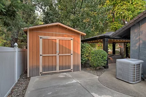 11430 Wales Dr, Redding, CA 96003 photo 59