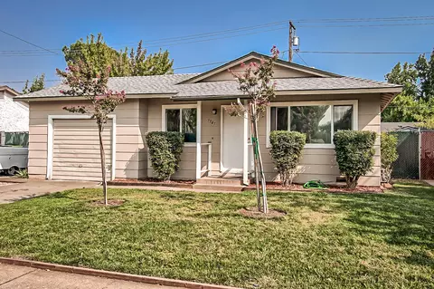 3947 Meteor St, Redding, CA 96002 photo 1