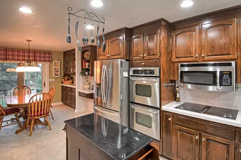 15594 Mountain Shadows Dr, Redding, CA 96001 photo 8