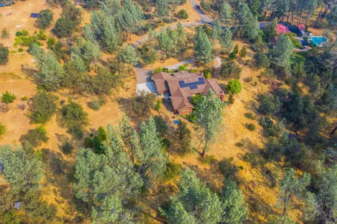 8398 Double Tree Ln, Redding, CA 96001 photo 56