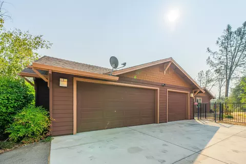 8398 Double Tree Ln, Redding, CA 96001 photo 4