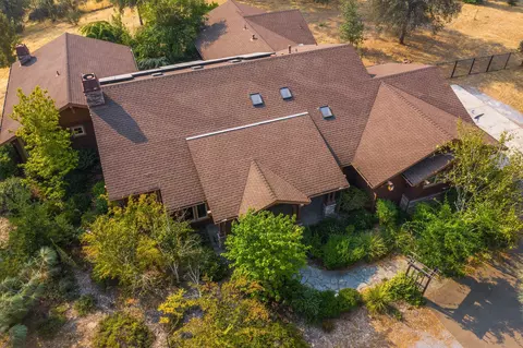8398 Double Tree Ln, Redding, CA 96001 photo 1