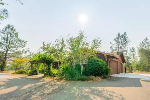 8398 Double Tree Ln, Redding, CA 96001 photo 3