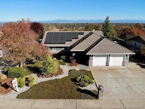 461 Teakwood Dr, Redding, CA 96003 photo 2