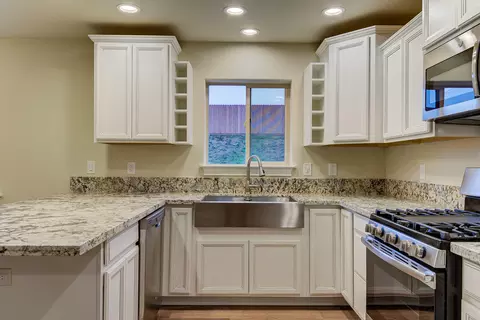 11371 Menlo Way, Redding, CA 96003 photo 5