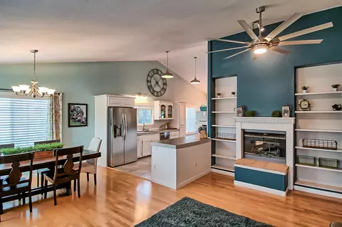 1457 Lakeside Dr, Redding, CA 96001 photo 4