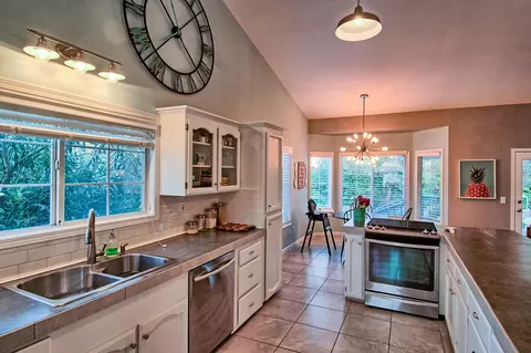 1457 Lakeside Dr, Redding, CA 96001 photo 10