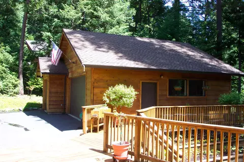 160 Lakeview Dr, Trinity Center, CA 96091 photo 2