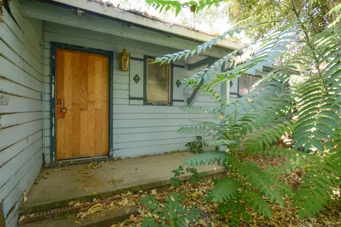 4580 E Bonnyview Rd, Redding, CA 96001 photo 1