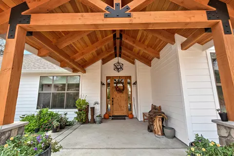 15875 Ganim Ln, Redding, CA 96001 photo 3