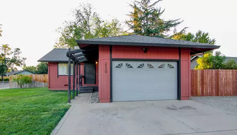 2530 Holly St, Anderson, CA 96007 photo 2