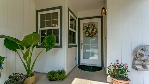 6658 Creekside St, Redding, CA 96001 photo 2