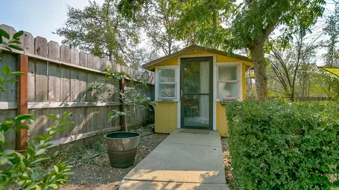 847 Country Oak Dr, Redding, CA 96003 photo 17