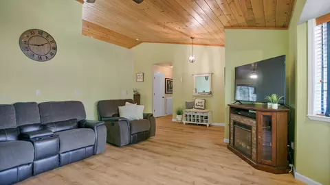 847 Country Oak Dr, Redding, CA 96003 photo 5