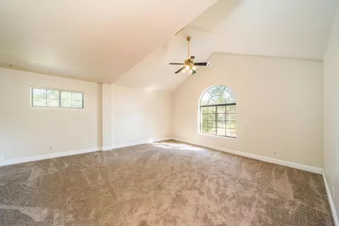 2110 Tiburon Dr, Redding, CA 96003 photo 3