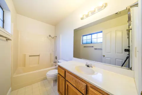 2110 Tiburon Dr, Redding, CA 96003 photo 9