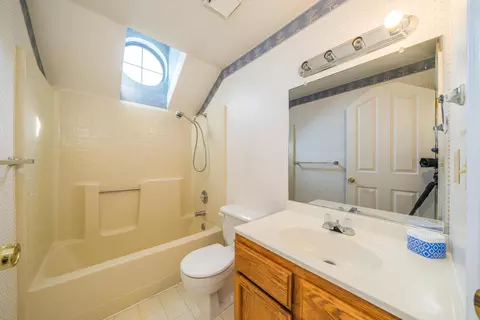2110 Tiburon Dr, Redding, CA 96003 photo 12