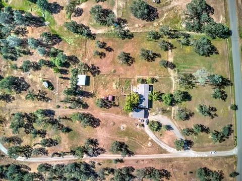 9693 Logan Rd, Redding, CA 96003 photo 6