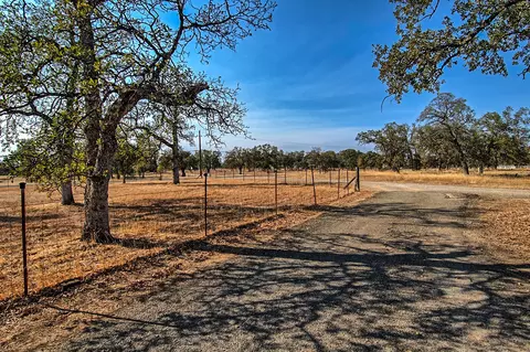 9693 Logan Rd, Redding, CA 96003 photo 7