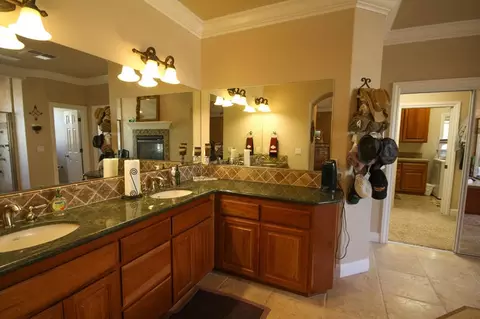 13313 Tierra Oaks Dr, Redding, CA 96003 photo 13
