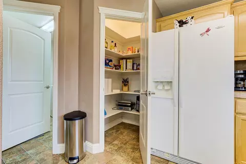 2740 Gemstone Ct, Redding, CA 96001 photo 9